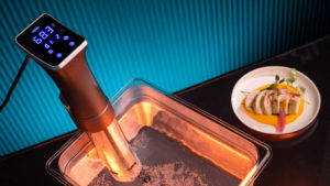 sous-vide machine in gebruik
